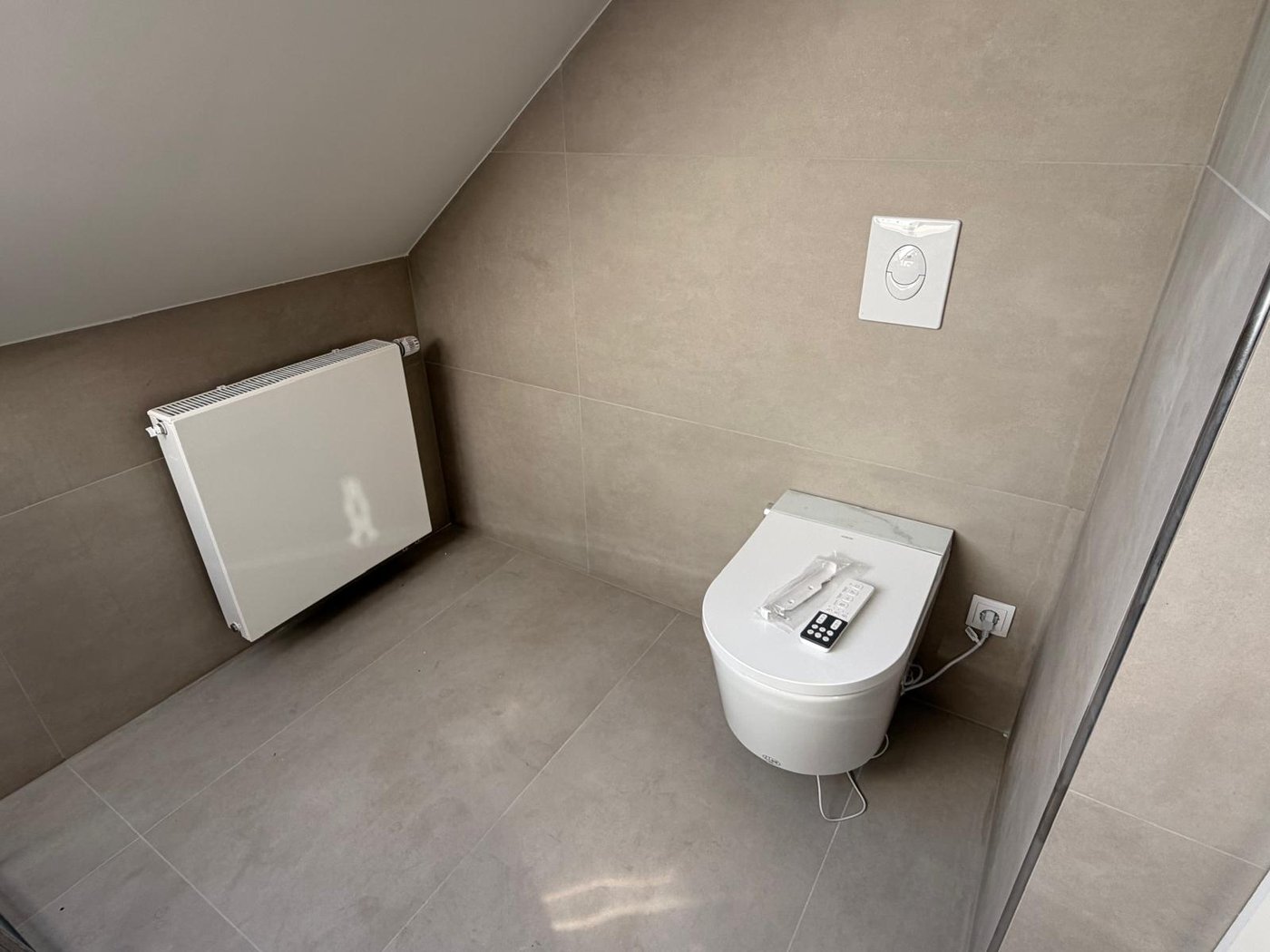 Badsanierung Berlin – WC-Bereich mit Dusch-WC